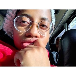 Meet your Posher, Thariana